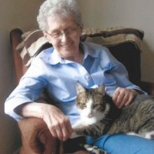 Mulher idosa e seu gato eram tão inseparáveis ​​que morreram no mesmo dia